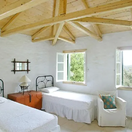 Pigadisanoi Sleeps 8 With Pool Air Con And Wifi *