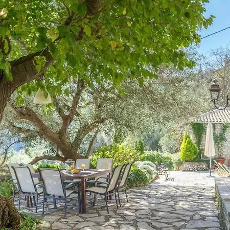 Villa Pigadisanoi Sleeps 8 With Pool Air Con And Wifi